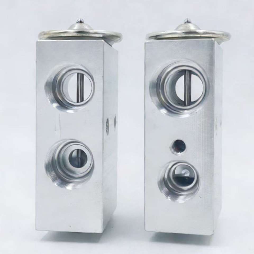OE 55036188 Automotive Expansion Valve for International Harvester 78-93