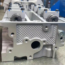 Load image into Gallery viewer, R 1.6 Complete Cylinder Head Assembly 1481576 7S7G6C032AA BM5G6A258AB AE8G-6090-BA for Ford Focus 1.6 16V Ti-VCT Sigma