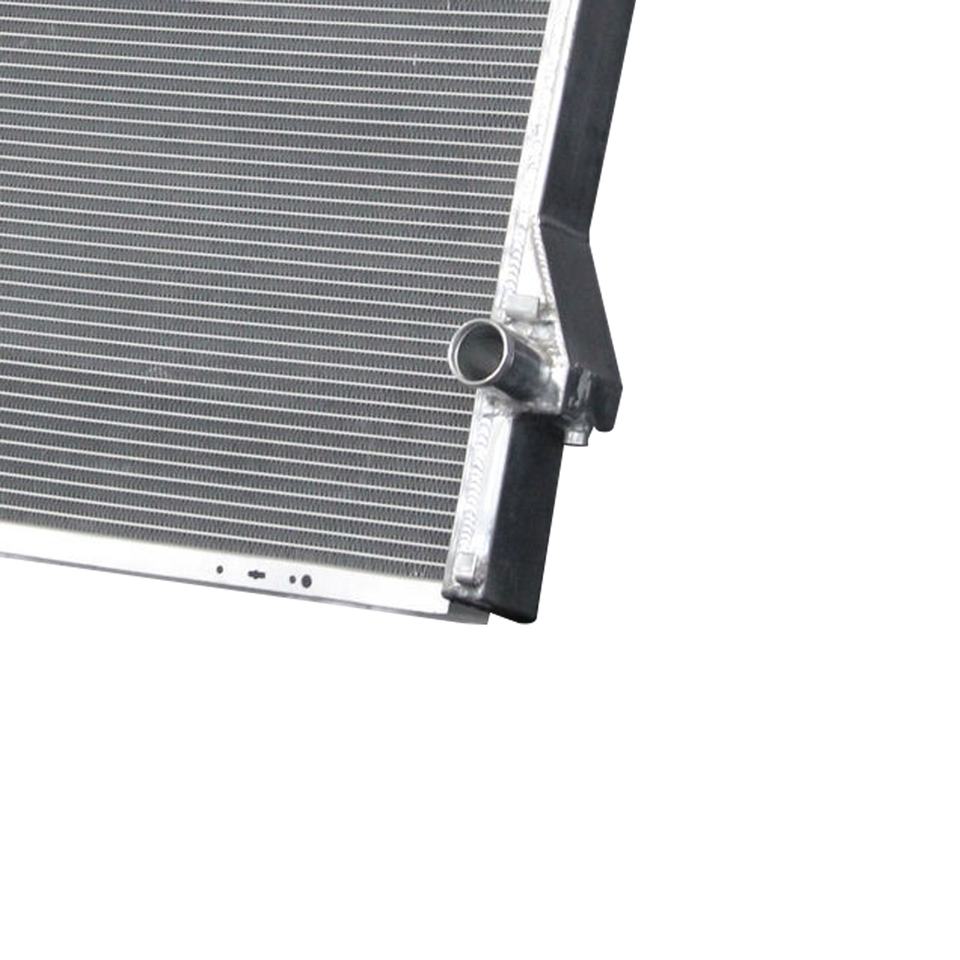 Aluminum Radiator for BMW 525i 528i 530i 540i 740i 740iL 750iL M5 Z8 1999-2005 Water tank