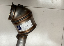 Load image into Gallery viewer, Mercedes M274 Catalytic Converter  2741401708 Catalytic Converter for Mercedes-Benz M274 C-Class W205 &amp; E-Class W212/W213 Euro 6 Stainless Steel Ceramic Exhaust Part