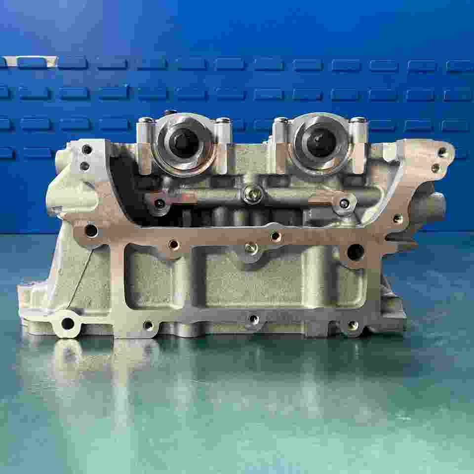 Auto Engine OM651.901 908724 A6510103220 A6510103020 Cylinder Head Assembly for Mercedes Benz B180/B200