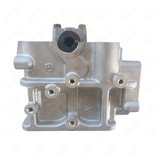 Load image into Gallery viewer, Mitsubishi Pajero II / Space Gear / L200 / L300 2.8D 4M40 / 4M40T Cylinder Head 1993.11-1999.10 (OEM ME202621) - image 5