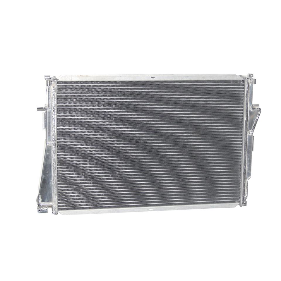 Custom Car Radiator for BMW M3 3.2L L6 3246cc -ci 2001-2006