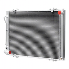 Load image into Gallery viewer, Radiator for Toyota Sienna LE CE XLE Limited 3.3L V6 2004-2006