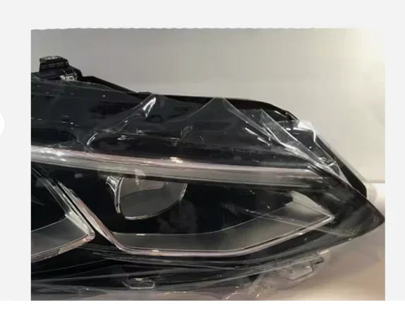 VW Bora 2016–2018 Headlight Assembly 18G941031 / 18G941032