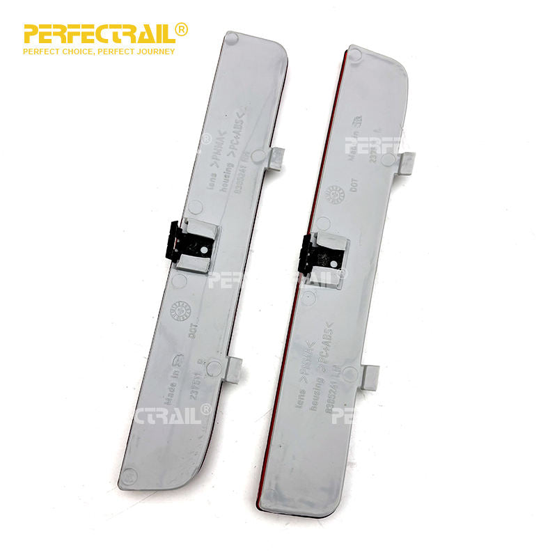 PERFECTRAIL LR006348 LR006349 Auto Parts Rear Bumper Reflector for Land Rover Range Rover III L322 Freelander 2 L359
