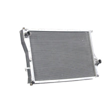Load image into Gallery viewer, Aluminum Radiator for BMW 525i 528i 530i 540i 740i 740iL 750iL M5 Z8 1999-2005 Water tank