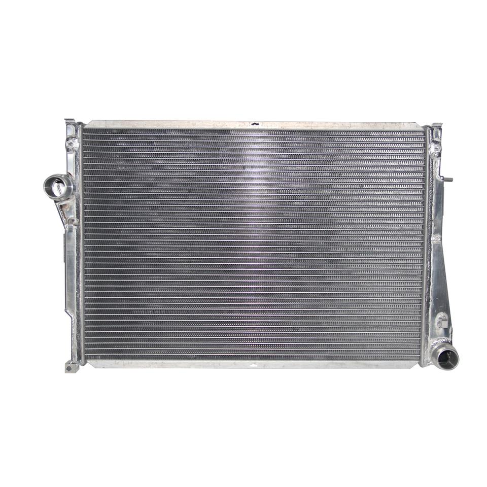 Custom Car Radiator for BMW M3 3.2L L6 3246cc -ci 2001-2006