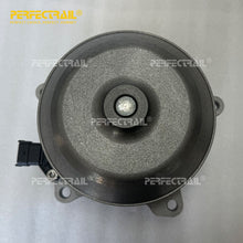 Load image into Gallery viewer, PERFECTRAIL 2184204 Factory Heavy Duty Truck Parts Engine Coolant Water Pump for DAF XF CF 2021 2267066