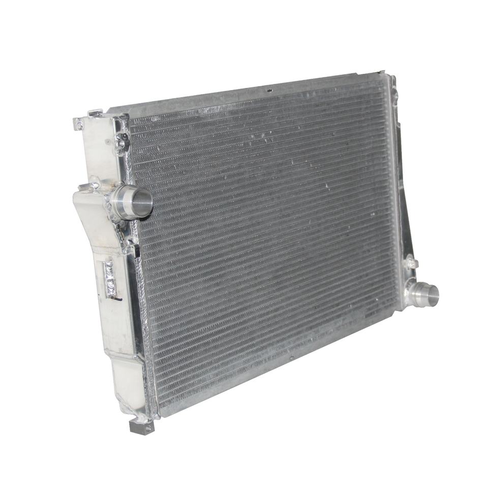 Custom Car Radiator for BMW M3 3.2L L6 3246cc -ci 2001-2006
