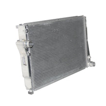 Load image into Gallery viewer, Custom Car Radiator for BMW M3 3.2L L6 3246cc -ci 2001-2006