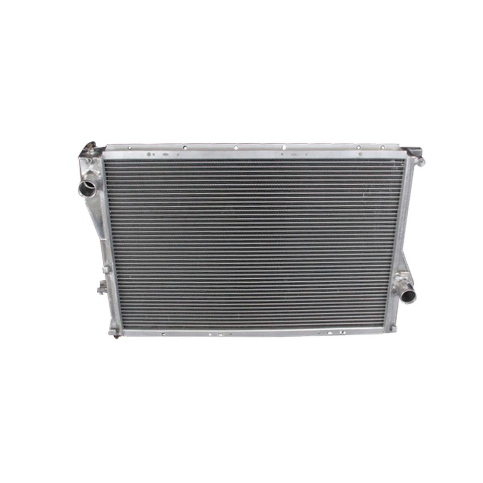 Aluminum Radiator for BMW 525i 528i 530i 540i 740i 740iL 750iL M5 Z8 1999-2005 Water tank