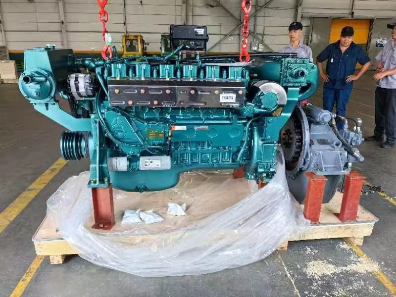 Sinotruck Marine Assembled New WD615 Series 350HP 2000rpm Marine diesel Engine with Marine Gearbox for Boat