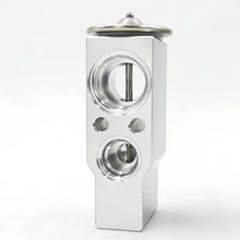 Load image into Gallery viewer, S18028 OE 712W61942-0044 Air Conditioning Expansion Valve for SinoTruk