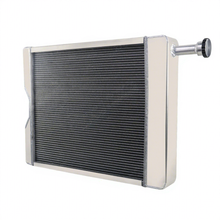 Load image into Gallery viewer, 4 Row Aluminum Radiator Fits International 766 886 986 966 1066 146614861566