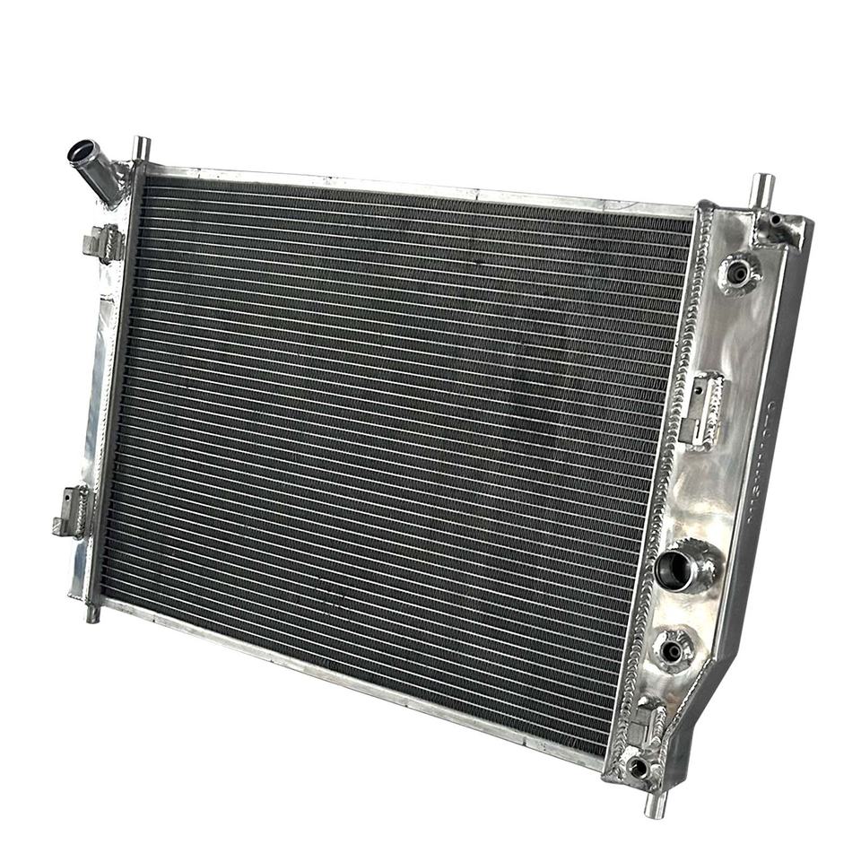 Aluminum Radiator for Chevrolet Corvette SSR C6 Saab 9-7x 2005-2013 Water tank