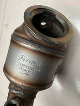 Load image into Gallery viewer, Mercedes M274 Catalytic Converter  2741401708 Catalytic Converter for Mercedes-Benz M274 C-Class W205 &amp; E-Class W212/W213 Euro 6 Stainless Steel Ceramic Exhaust Part