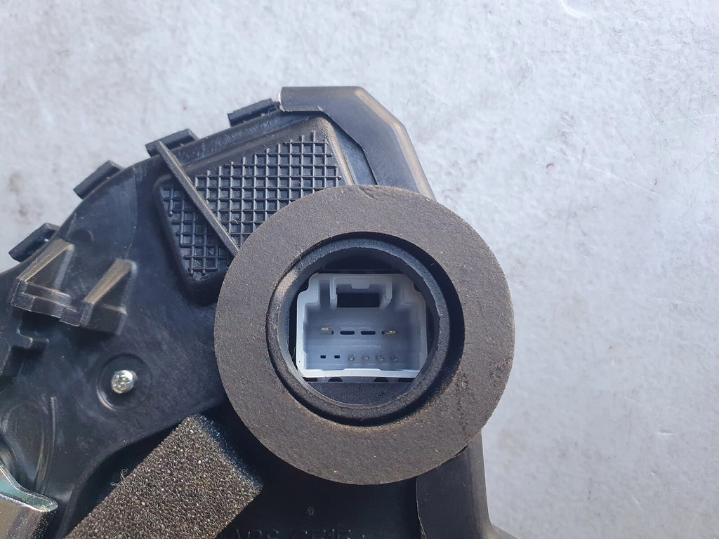 Power Door Lock Mechanism Front Right RH for Toyota Hilux 05-15 690300K010