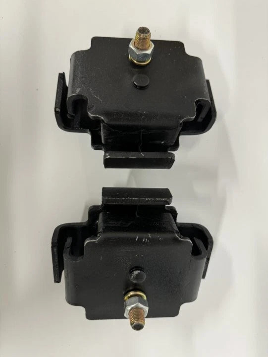 PAIR FRONT Engine Mounts FOR TOYOTA LANDCRUISER 70 HZJ75 4.2L DIESEL 1990-1999