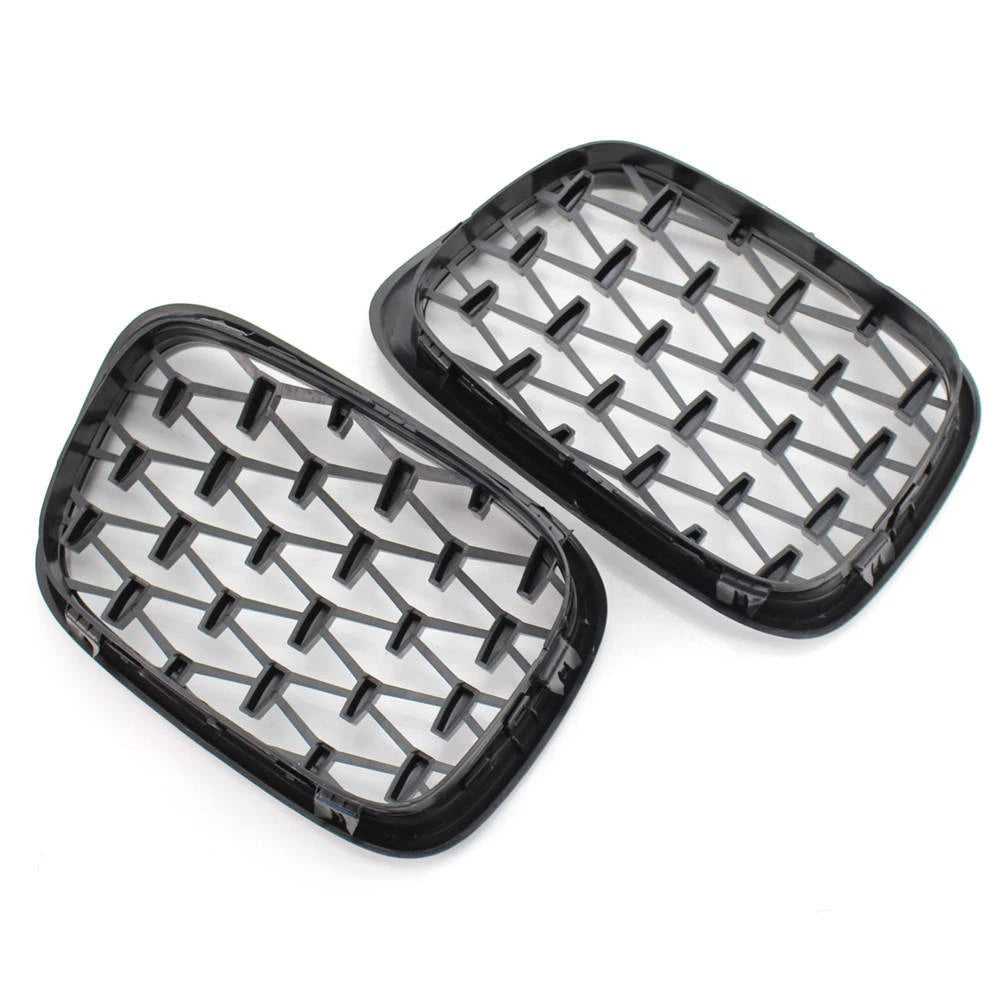 Pair Gloss Black Diamond Style Front Kidney Grille fits BMW E39 5 Series 99-03 S
