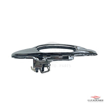 Load image into Gallery viewer, Door Handle Chrome Front Right Outside W/ Keyhole, Toyota Landcruiser 100 98-07