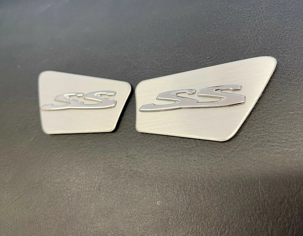 INTERIOR FRONT DOOR HANDLE INSERT BADGE FOR HOLDEN VF SS COMMODORE