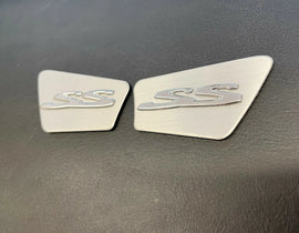 INTERIOR FRONT DOOR HANDLE INSERT BADGE FOR HOLDEN VF SS COMMODORE