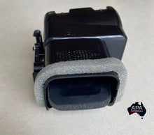 Load image into Gallery viewer, GENUINE Toyota LandCruiser 80 Series HZJ HDJ FZJ Right RH Dash Air Vent Outlet