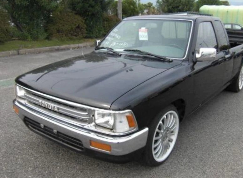 *NEW* FRONT BUMPER BAR BRACKET fit TOYOTA HILUX 2WD RN85 LN85 1988 - 1997 PAIR