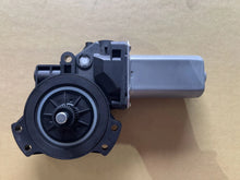 Load image into Gallery viewer, Window Lift Motor 2 Pins for Hyundai iX35 13-15 Rear RH, Santa Fe 05-12 Rear LH