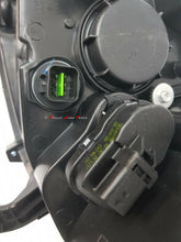 Load image into Gallery viewer, *NEW* HEAD LIGHT LAMP for GREAT WALL STEED 4X4 4WD DUAL CAB 2016 - ON RIGHT RHS