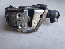 Load image into Gallery viewer, Power Door Lock Mechanism Front Right RH for Toyota Hilux 05-15 690300K010