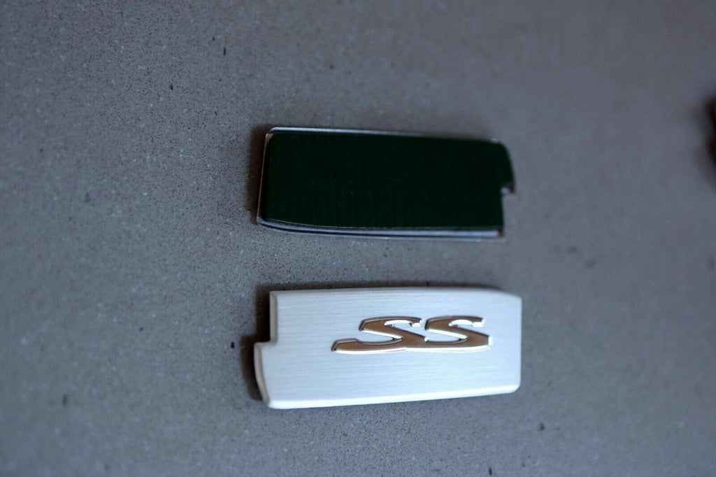 INTERIOR FRONT DOOR HANDLE INSERT BADGE FOR HOLDEN VE SS COMMODORE UTE