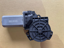 Load image into Gallery viewer, Window Lift Motor 2 Pins for Hyundai iX35 13-15 Rear RH, Santa Fe 05-12 Rear LH