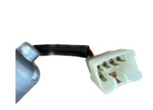 Load image into Gallery viewer, Front Right Window Regulator With Motor 5 Pins for Toyota Kluger MCU28 2003 -07
