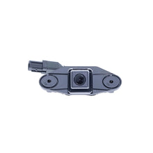 Load image into Gallery viewer, Reverse Camera OE Connector for Toyota Landcruiser 200 Series 2007-2015