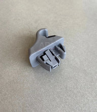 Load image into Gallery viewer, GENUINE Mitsubishi Pajero NS NT NW NX 2006-On Sun Visor Holder Clip