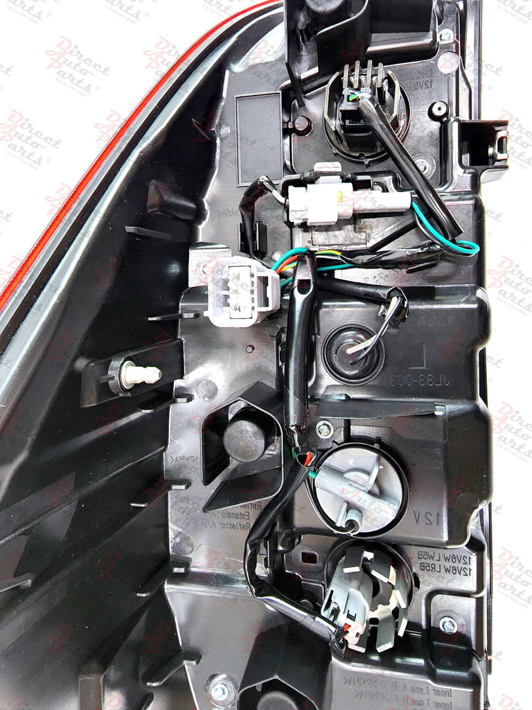 TAIL LIGHT REAR BACK LAMP (LED) SUIT TOYOTA HILUX SR ROGUE RUGGED 2020 -ON RIGHT