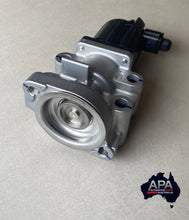 Load image into Gallery viewer, GENUINE Mitsubishi Pajero NM NP NS NT NW NX Triton ML MN 4M41 3.2TD EGR Valve
